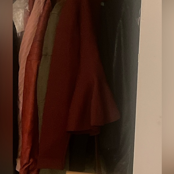 Scanlan Theodore crepe knit peplum set jacket top skirt small XS color garnet - Picture 5 of 5